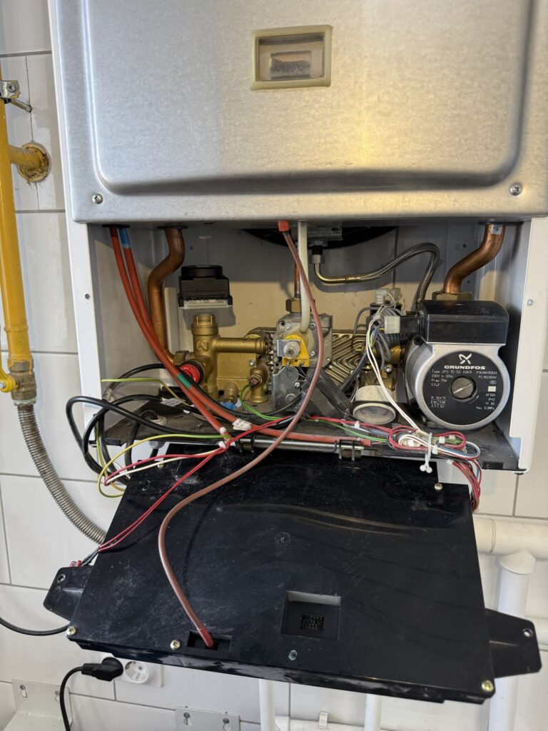 Ремонт газового котла Baxi в Тюмени